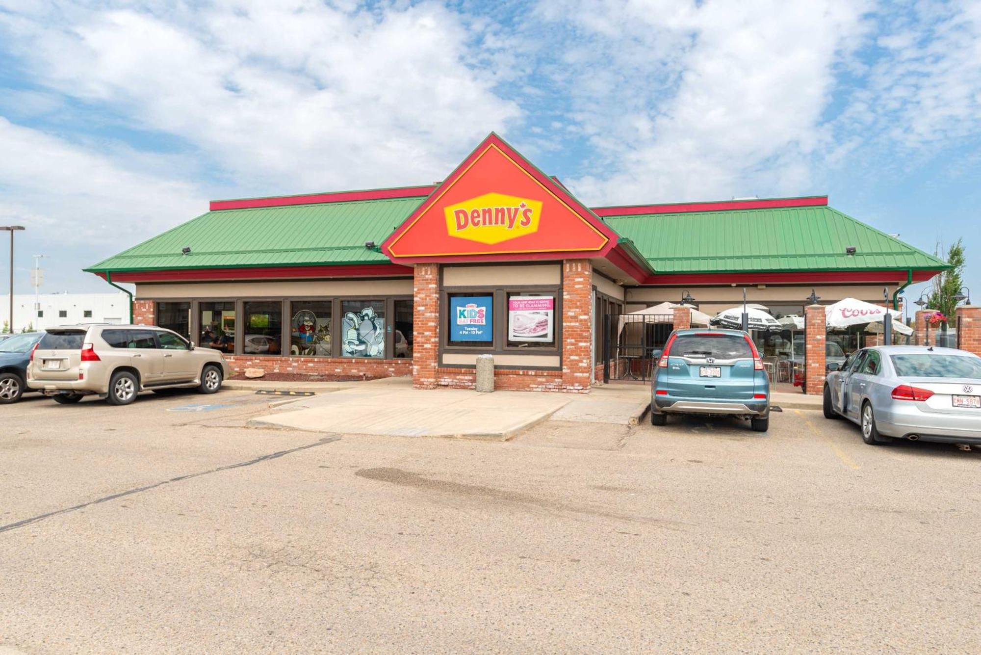 Sandman Hotel Red Deer Exterior foto